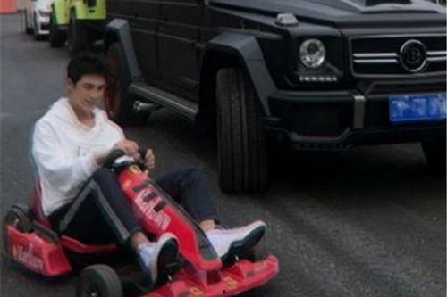 明星车事,揭秘娱乐圈的座驾传奇