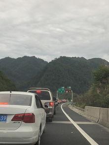 贵州开车打卡网红地点,探寻山川美景的网红秘境之旅