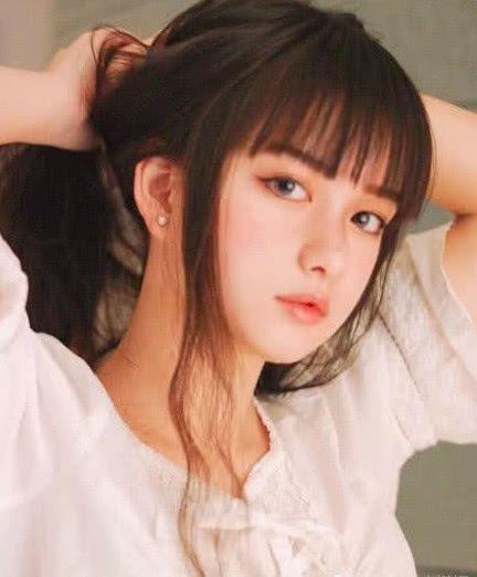 16年的网红,流量明星的崛起与影响