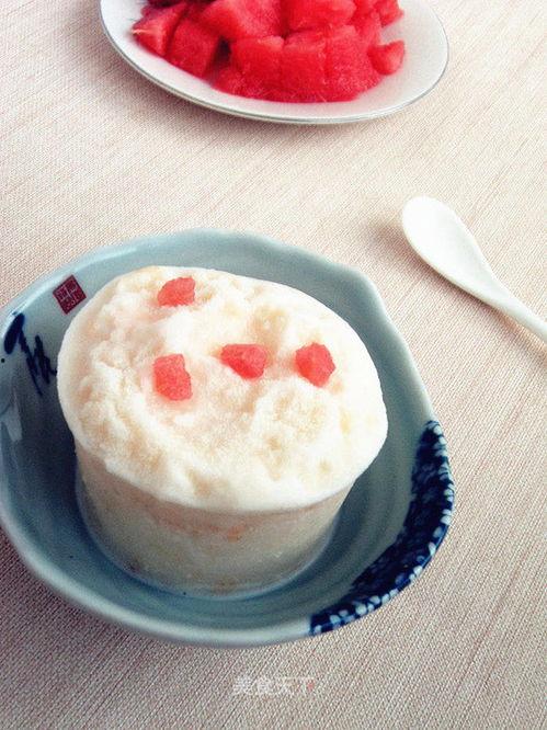 吃冰激凌可以吃哈密瓜吗,夏日美味搭配新主张