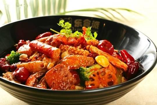 网红直播麻辣香锅底料,网红直播带你探秘麻辣香锅底料制作过程