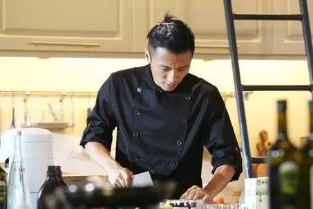 娱乐圈吃瓜节是真的吗,揭秘真相还是一场炒作？