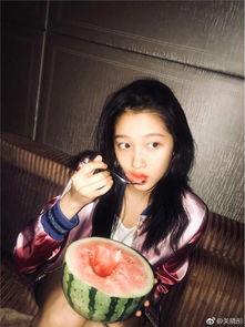 吃瓜娱乐关晓彤,吃瓜娱乐背后的青春偶像